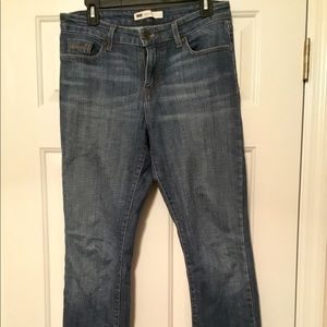 Levi’s mid rise jeans